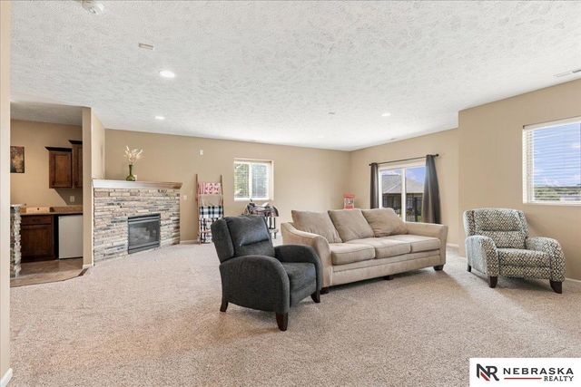6301 Artisan Court, Lincoln, NE 68516