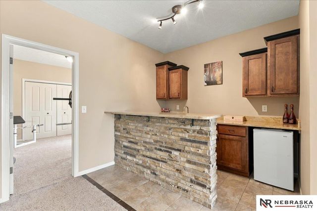 6301 Artisan Court, Lincoln, NE 68516