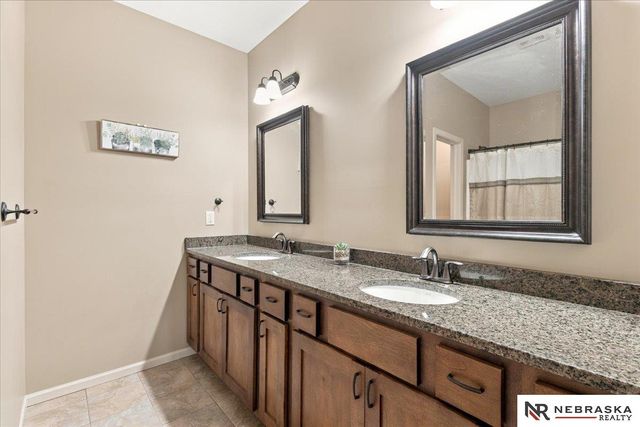 6301 Artisan Court, Lincoln, NE 68516