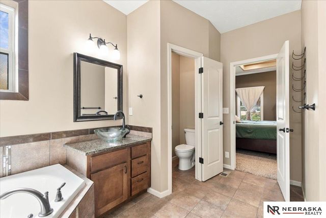 6301 Artisan Court, Lincoln, NE 68516