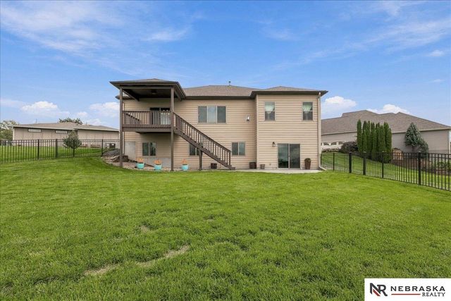 6301 Artisan Court, Lincoln, NE 68516