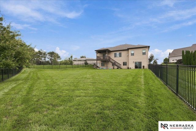 6301 Artisan Court, Lincoln, NE 68516