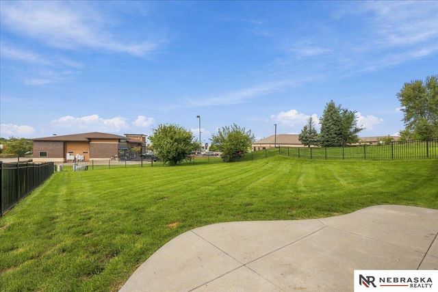 6301 Artisan Court, Lincoln, NE 68516