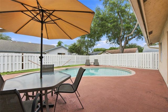 5346 NW 99th Way, Coral Springs, FL 33076