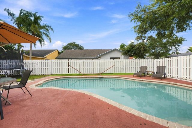 5346 NW 99th Way, Coral Springs, FL 33076