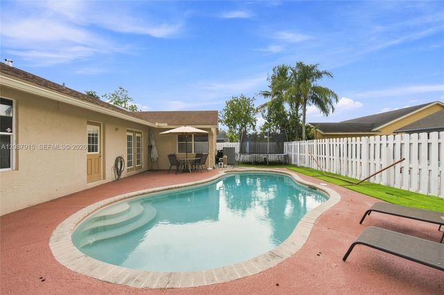 5346 NW 99th Way, Coral Springs, FL 33076
