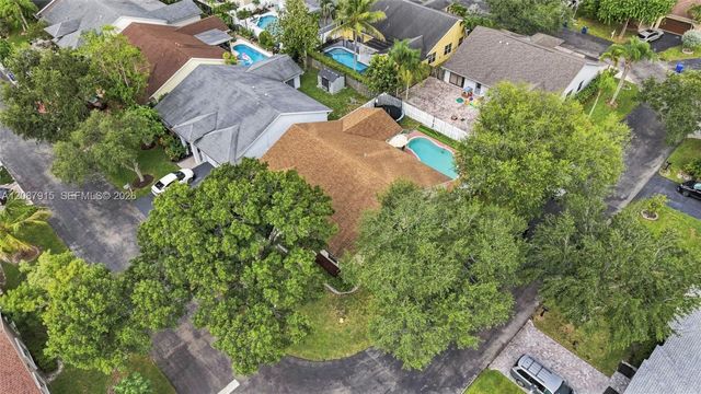 5346 NW 99th Way, Coral Springs, FL 33076