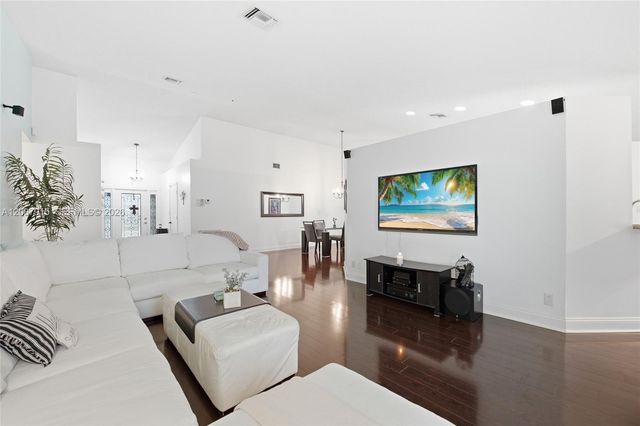 5346 NW 99th Way, Coral Springs, FL 33076