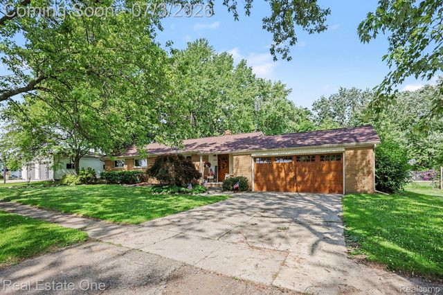 400 Juliet Drive, Almont Village, MI 48003