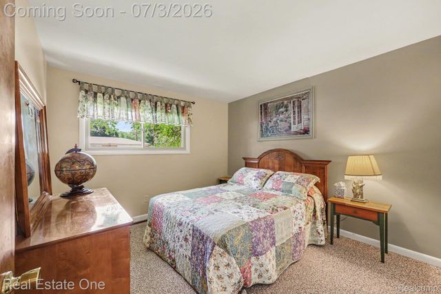 400 Juliet Drive, Almont Village, MI 48003