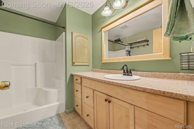 400 Juliet Drive, Almont Village, MI 48003