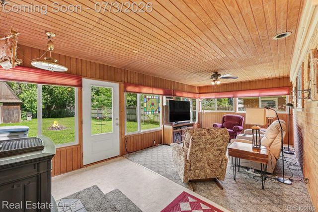 400 Juliet Drive, Almont Village, MI 48003