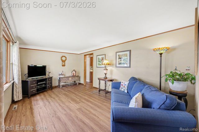 400 Juliet Drive, Almont Village, MI 48003