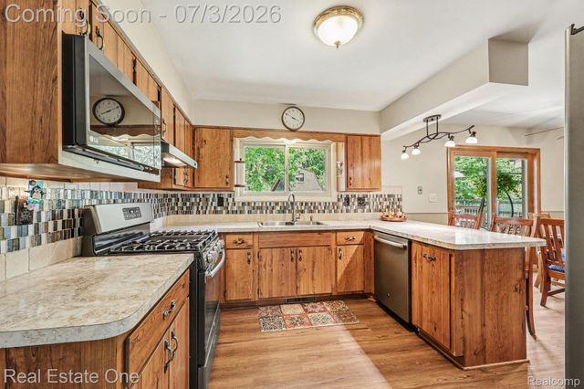 400 Juliet Drive, Almont Village, MI 48003