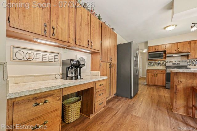 400 Juliet Drive, Almont Village, MI 48003