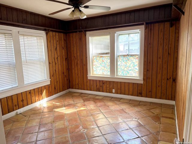323 Carleton Ct Apt 5, San Antonio, TX 78212