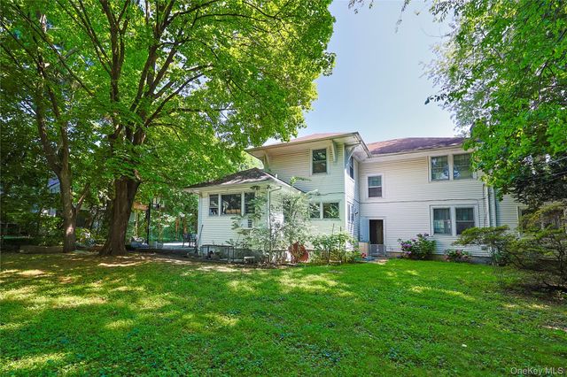 14 Clover Drive, Great Neck, NY 11021