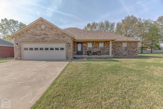 2712 Oxford St, Paragould, AR 72450