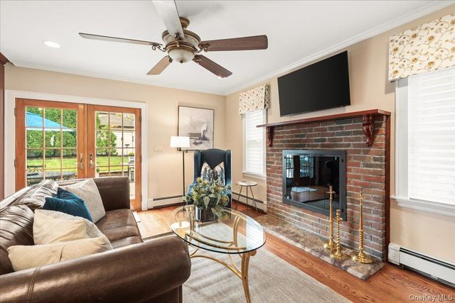 30 Astor Place, Williston Park, NY 11596