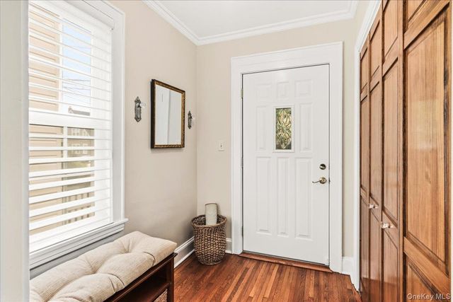30 Astor Place, Williston Park, NY 11596