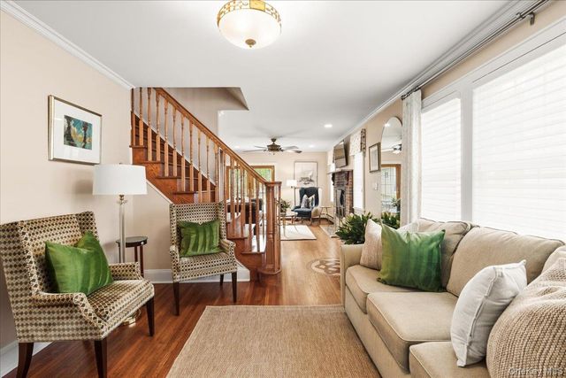 30 Astor Place, Williston Park, NY 11596