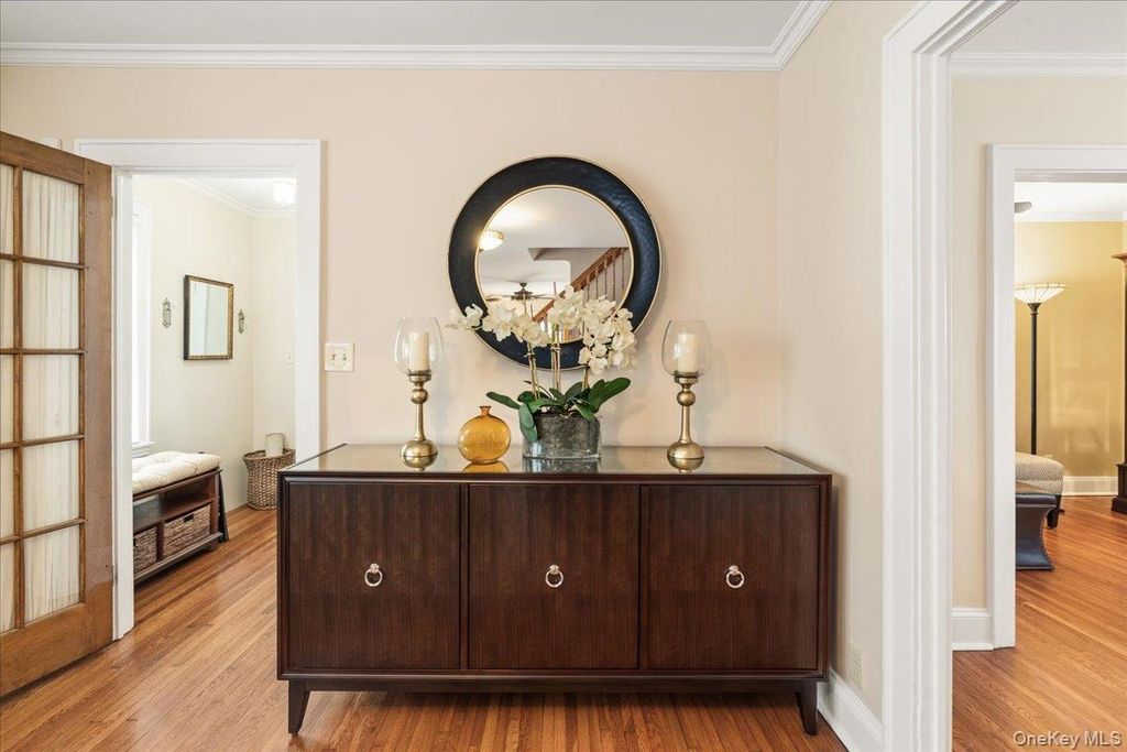 30 Astor Place, Williston Park, NY 11596 — photo 5