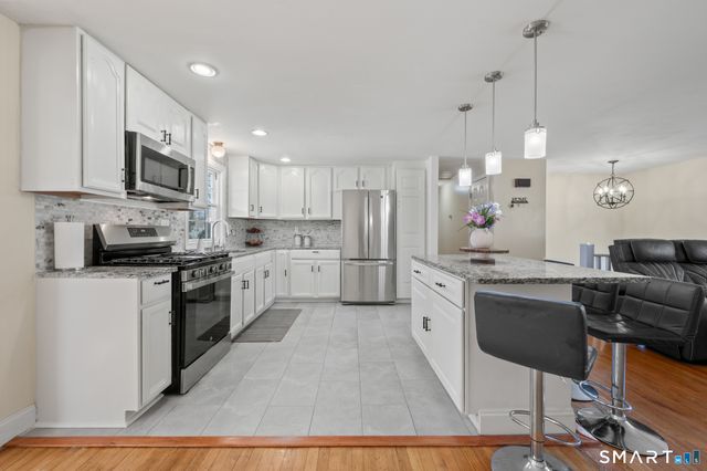 18 Crestwood Trail, East Hartford, CT 06118