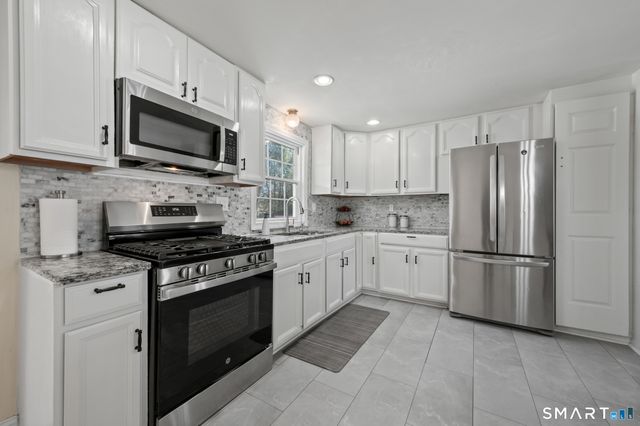 18 Crestwood Trail, East Hartford, CT 06118