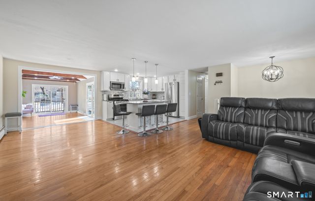 18 Crestwood Trail, East Hartford, CT 06118