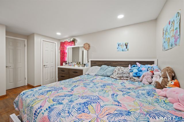 18 Crestwood Trail, East Hartford, CT 06118