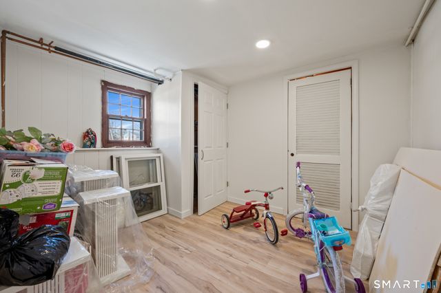 18 Crestwood Trail, East Hartford, CT 06118