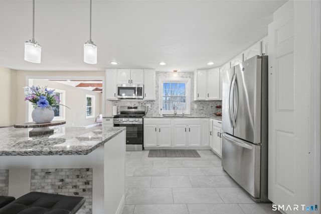 18 Crestwood Trail, East Hartford, CT 06118