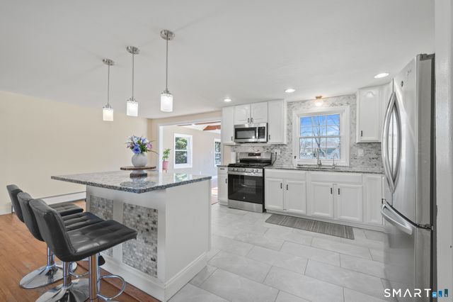 18 Crestwood Trail, East Hartford, CT 06118