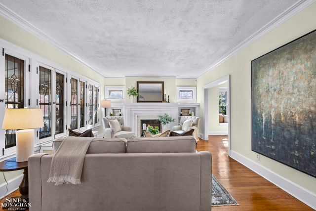 1425 Bishop Road, Grosse Pointe Park, MI 48230