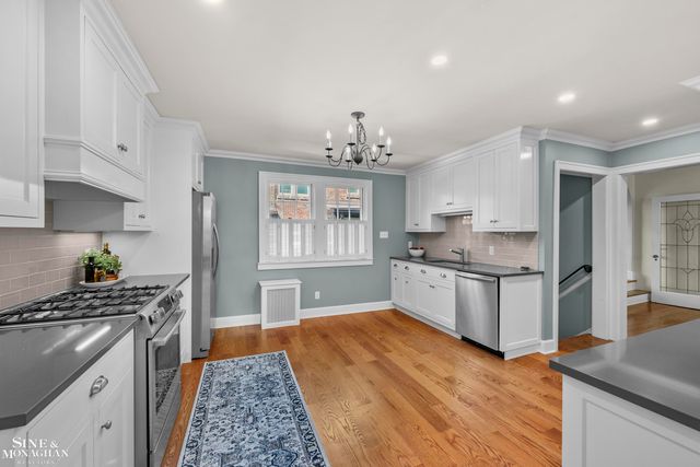 1425 Bishop Road, Grosse Pointe Park, MI 48230