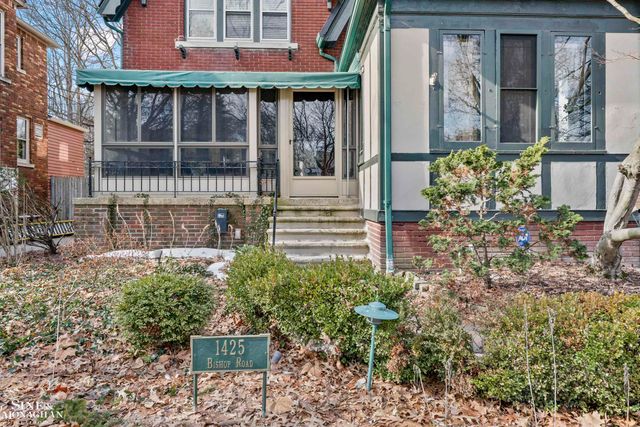 1425 Bishop Road, Grosse Pointe Park, MI 48230