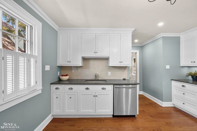 1425 Bishop Road, Grosse Pointe Park, MI 48230