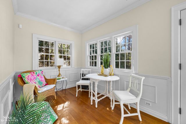 1425 Bishop Road, Grosse Pointe Park, MI 48230