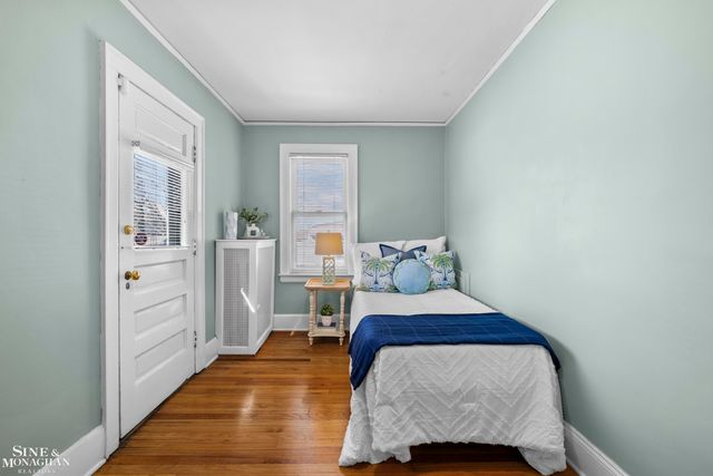 1425 Bishop Road, Grosse Pointe Park, MI 48230