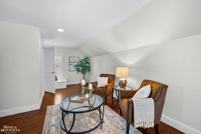 1425 Bishop Road, Grosse Pointe Park, MI 48230