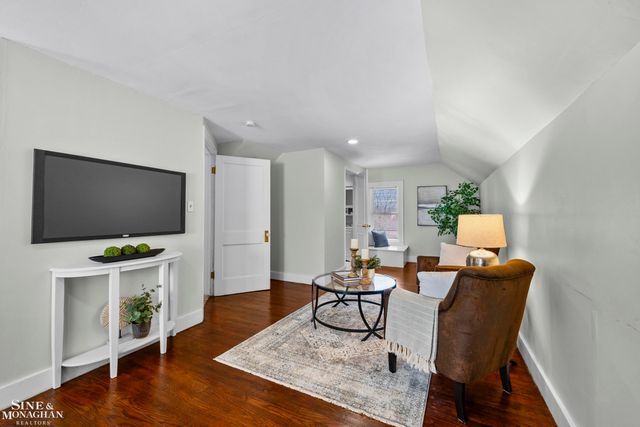 1425 Bishop Road, Grosse Pointe Park, MI 48230