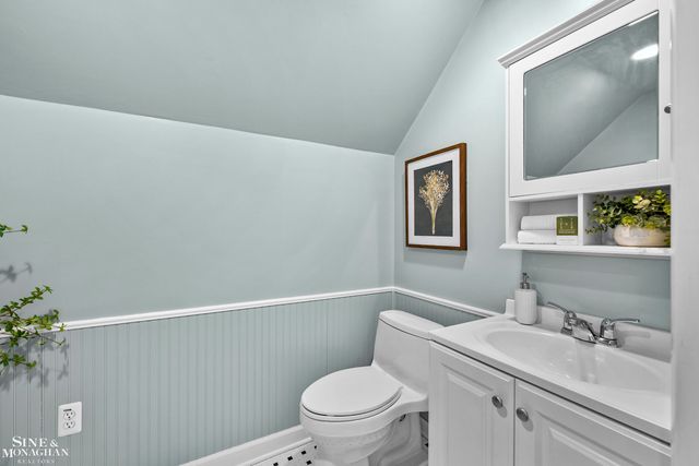 1425 Bishop Road, Grosse Pointe Park, MI 48230