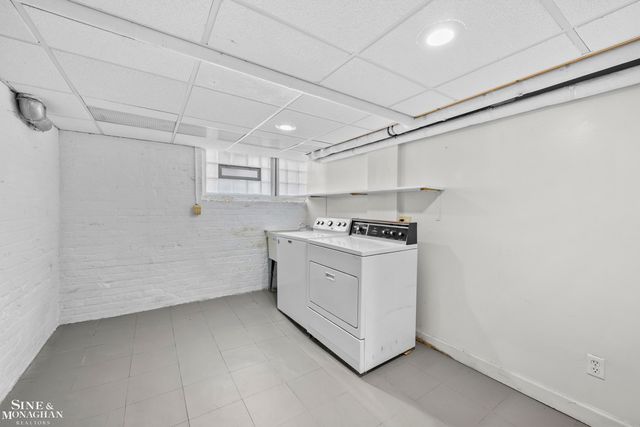 1425 Bishop Road, Grosse Pointe Park, MI 48230