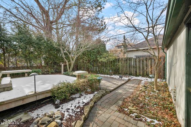 1425 Bishop Road, Grosse Pointe Park, MI 48230