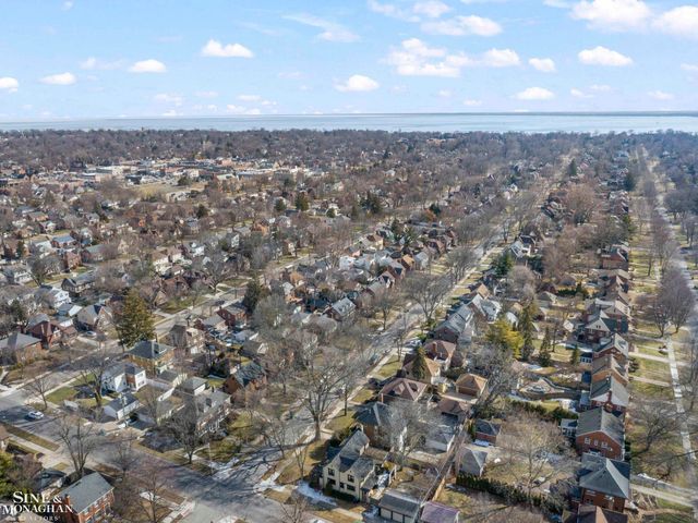 1425 Bishop Road, Grosse Pointe Park, MI 48230