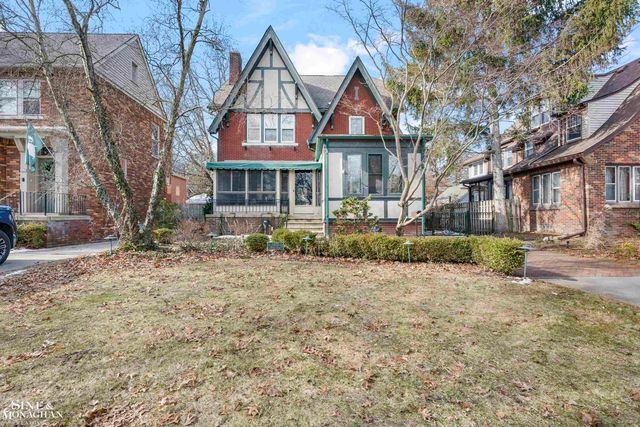 1425 Bishop Road, Grosse Pointe Park, MI 48230