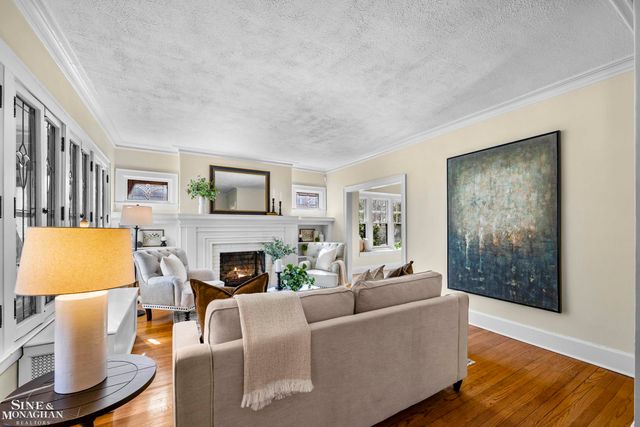 1425 Bishop Road, Grosse Pointe Park, MI 48230