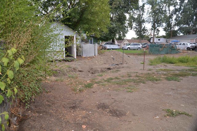 12216 N Main St, Mead, WA 99021