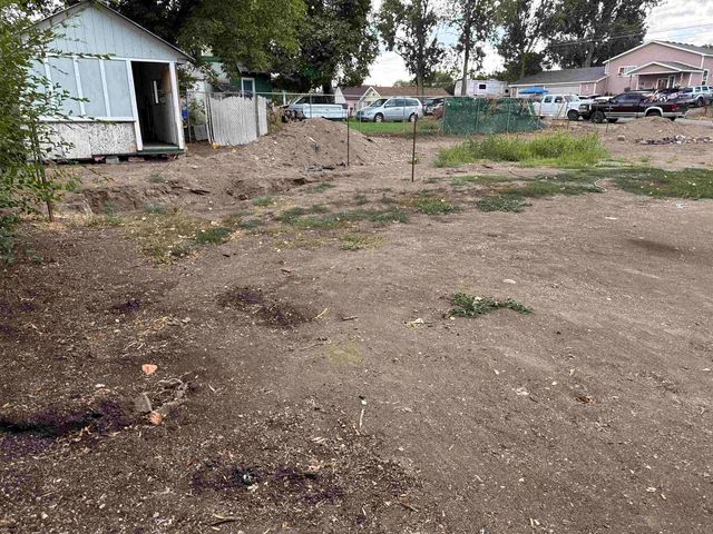 12216 N Main St, Mead, WA 99021