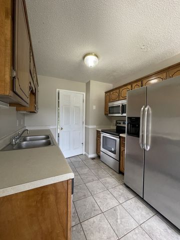 154 Shady Maple Dr, Clarksville, TN 37043